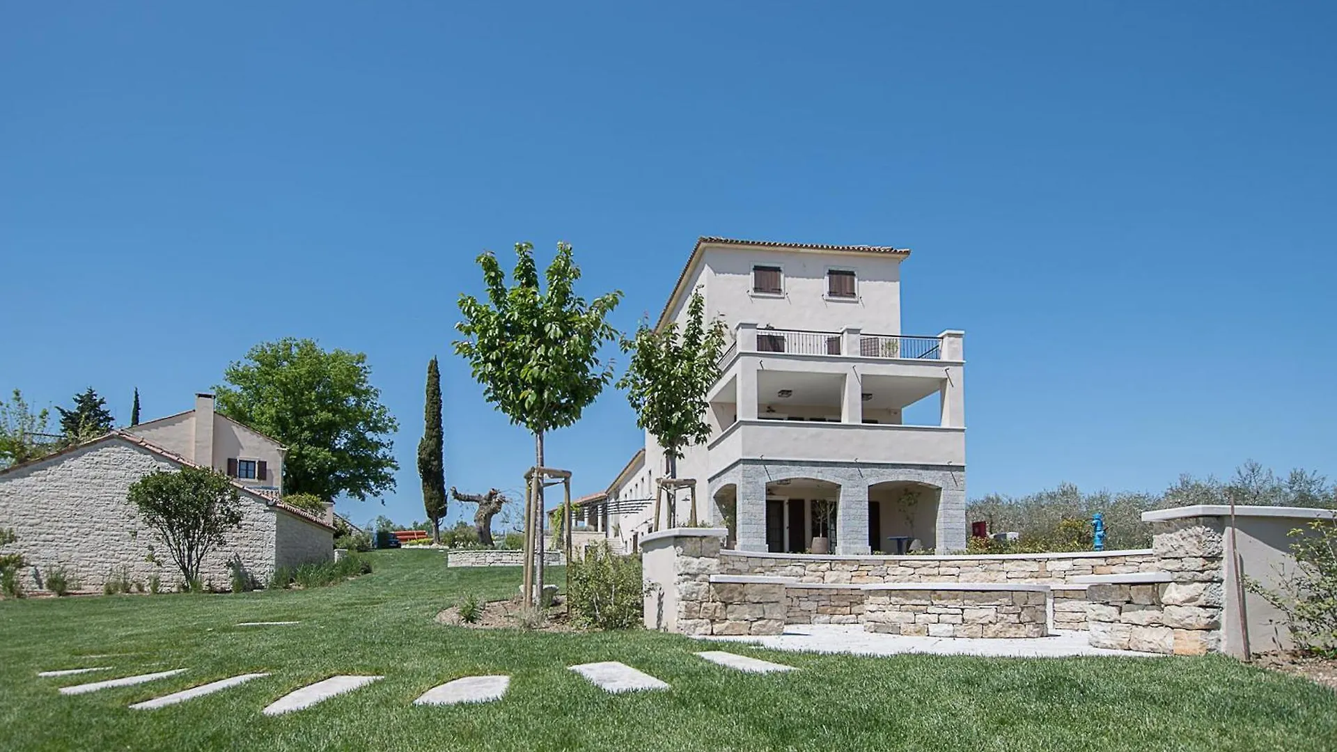 Tranquil Istria Estate Palazio Clai Winery 8 Bedrooms Spa Heated Pool Groznjan Croatia