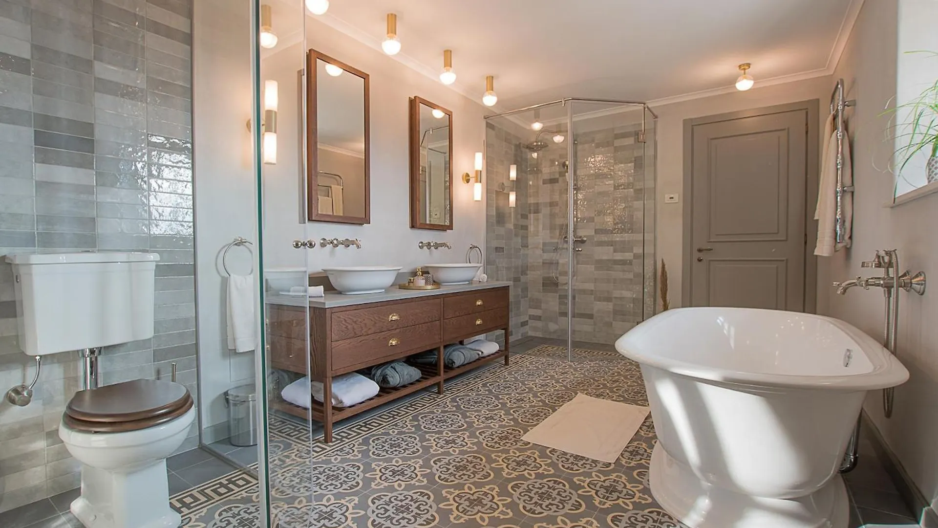 Villa Tranquil Istria Estate Palazio Clai Winery 8 Bedrooms Spa Heated Pool Groznjan Croatia